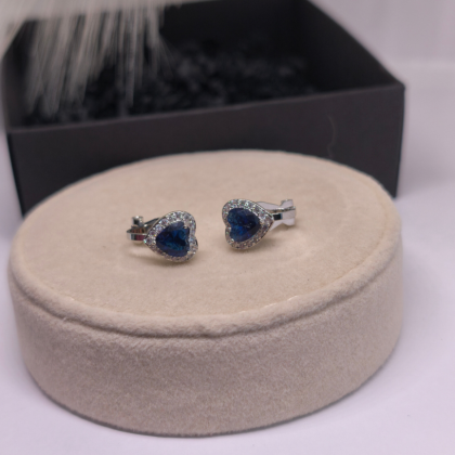 Auskarai – klipsai „Safyrinė širdis“