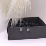 Juodi magnetiniai auskarai