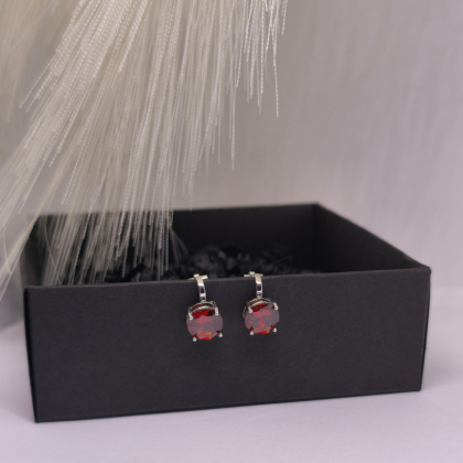 Auskarai – klipsai „Rubino švytėjimas“