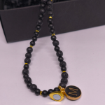 Personalizuotas rankų darbo kaklo papuošalas „Amžinas ryšys“ Personalizuotas rankų darbo kaklo papuošalas „Amžinas ryšys“