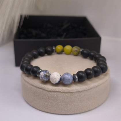 Rankų darbo apyrankė ,,Vidinės ramybės galia"