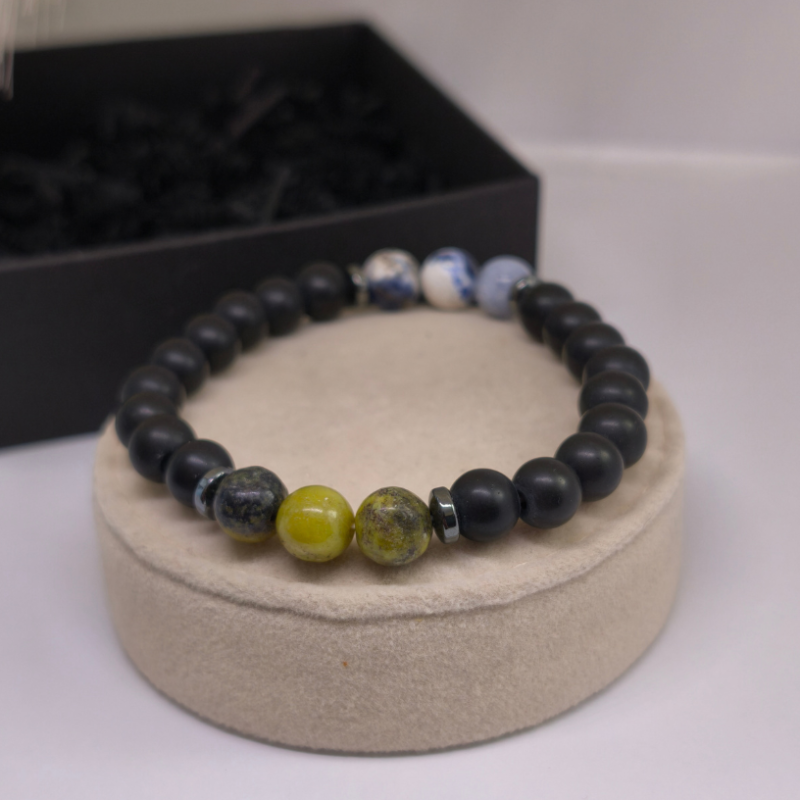 Rankų darbo apyrankė ,,Vidinės ramybės galia"