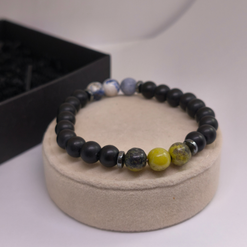 Rankų darbo apyrankė ,,Vidinės ramybės galia"