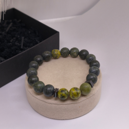 Rankų darbo apyrankė ,,Gamtos energija"